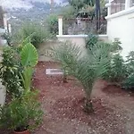 Pinotsi Πανσιόν 3*