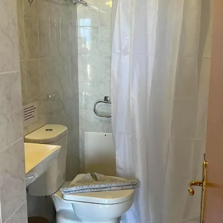 Pinotsi Rooms 게스트하우스