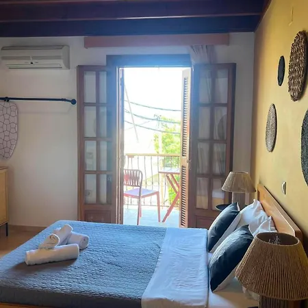 Pinotsi Rooms 게스트하우스 3*