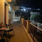 Pinotsi Vendégház Szími