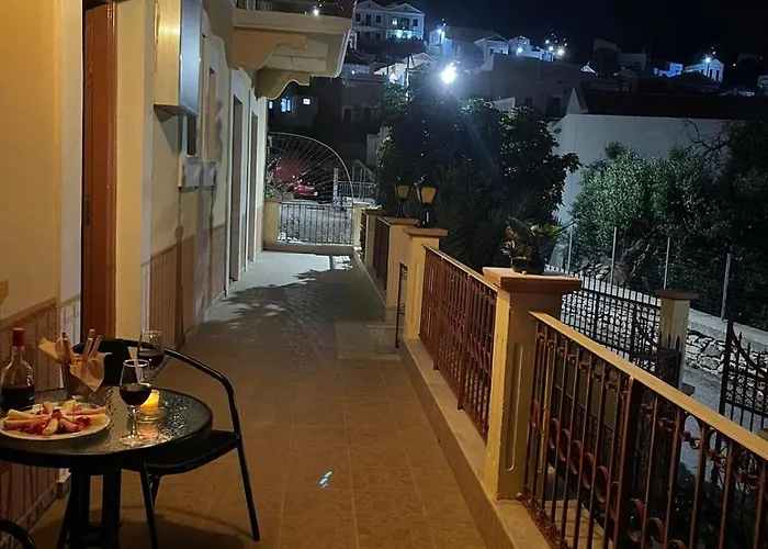 Pinotsi بيت ضيافة سيمي