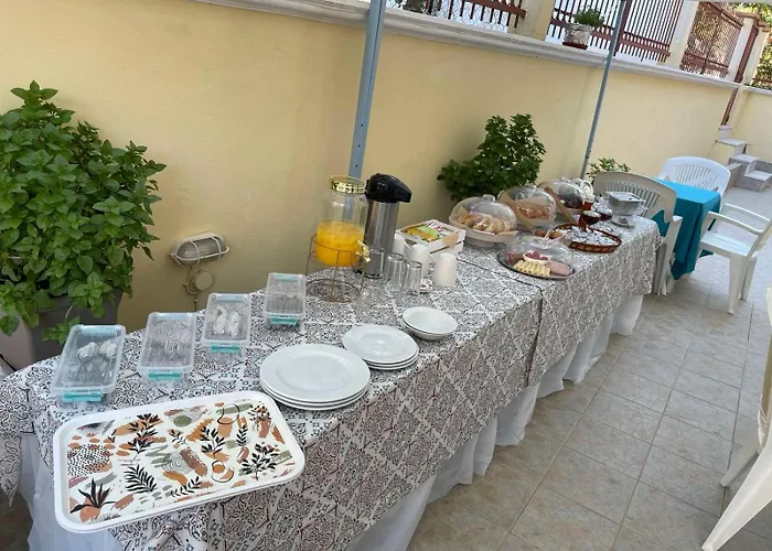 Pinotsi بيت ضيافة