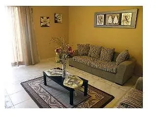 Pinotsi ゲストハウス シミ