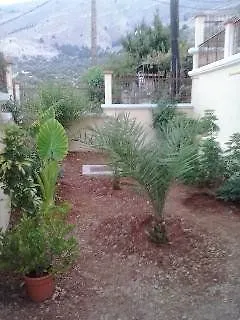 Pinotsi بيت ضيافة 3*