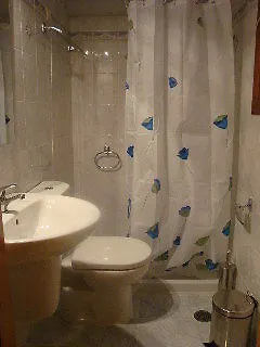 Pinotsi بيت ضيافة سيمي