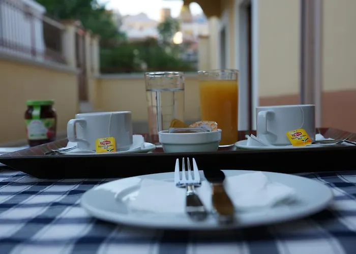 ゲストハウス Pinotsi 3*